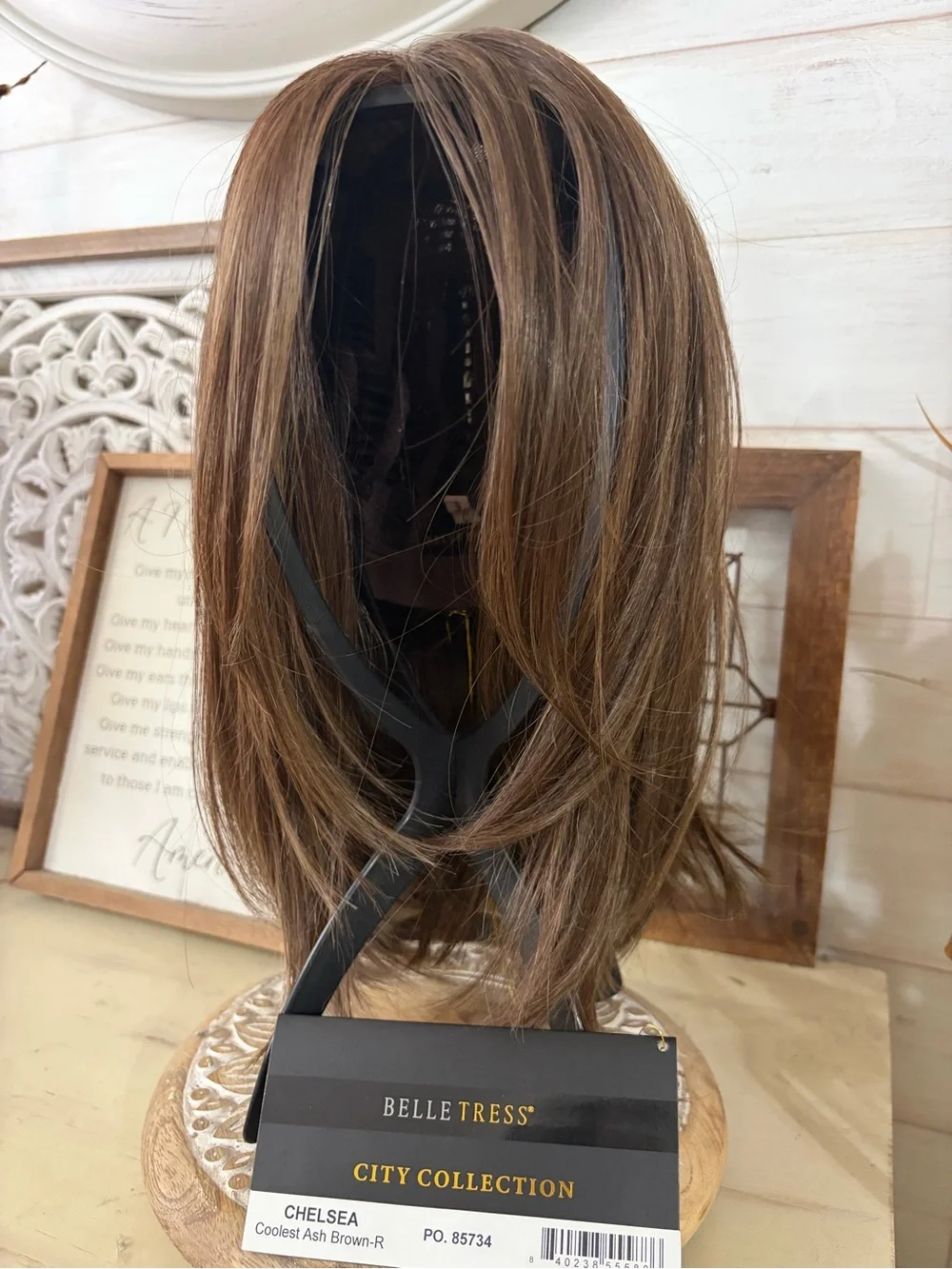 Belle Tress Chelsea heat friendly Synthetic Wig. Coolest Ash Brown R. New!